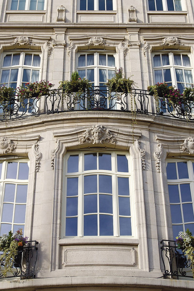 Châssis avec cintrage en chapeau de Gendarme